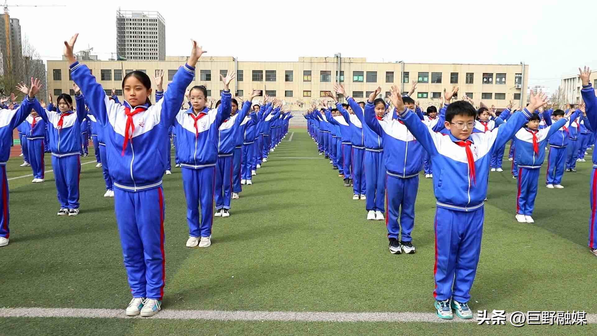 金凤路小学阳光大课间,实验小学阳光大课间