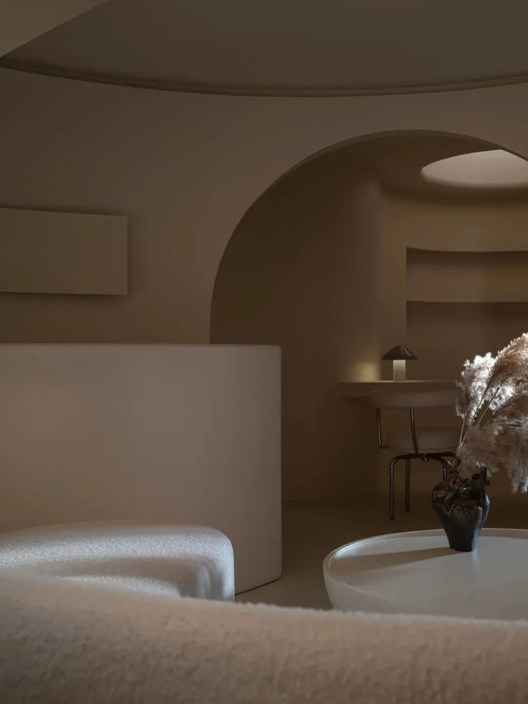 法式奶油风装修美容院,优雅净白空间设计