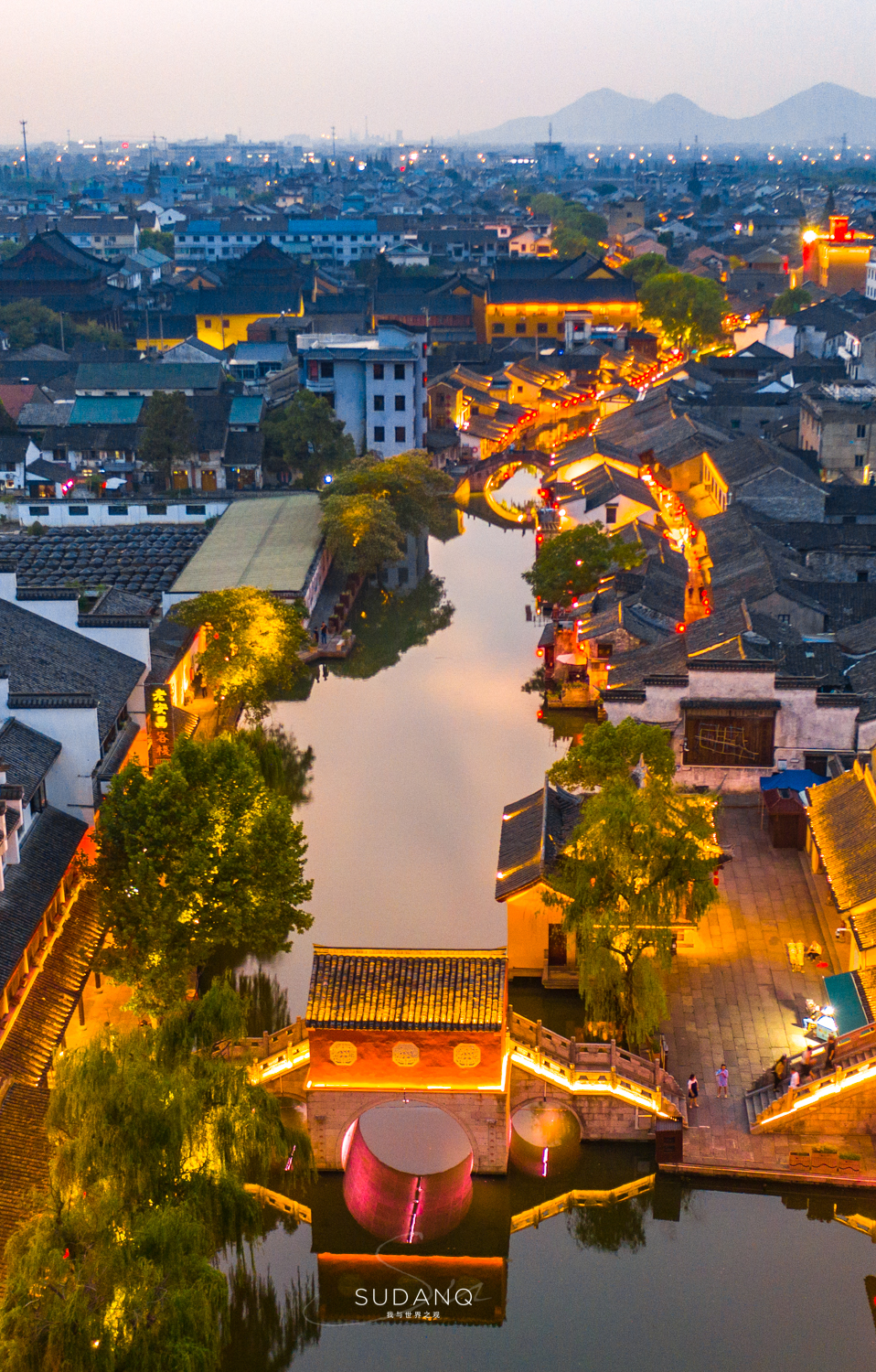 这条老街既有蜀都味也有国际范,浙江江南古街