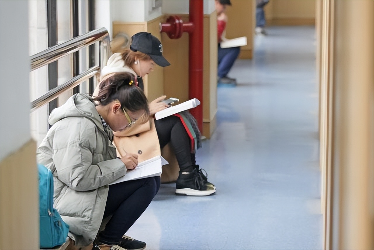 今明两年研究生就业形势,2021年研究生比较容易好考的专业