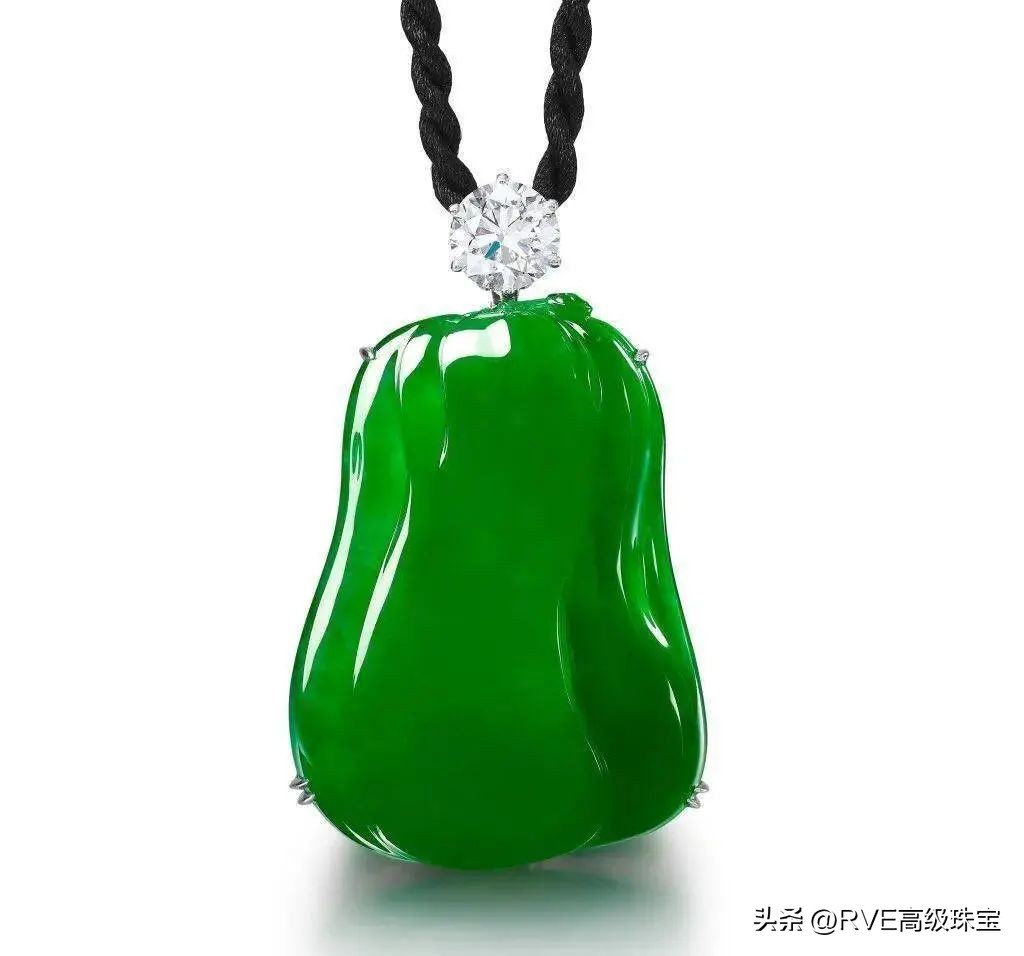 帝王绿手镯翡翠拍卖价格记录图片,6000天价翡翠