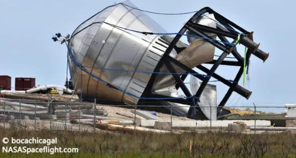 马斯克制作迷你特斯拉,马斯克火箭玩具