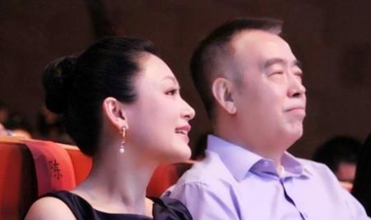 “老牛吃草”可能幸福吗？大爷60岁说：后悔30