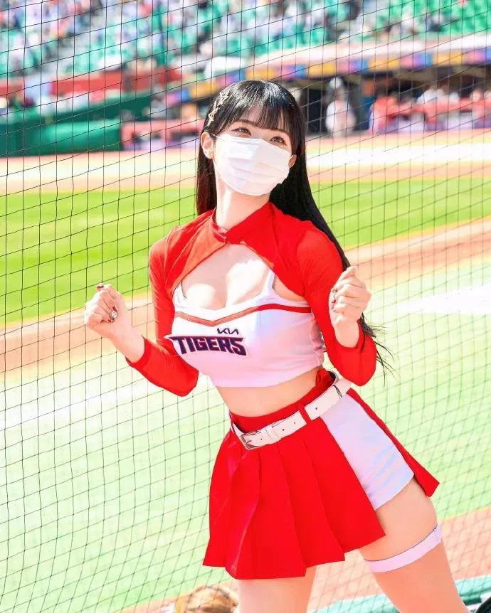 韩国拉拉队队长朴姬兰,世界杯韩国拉拉队队长