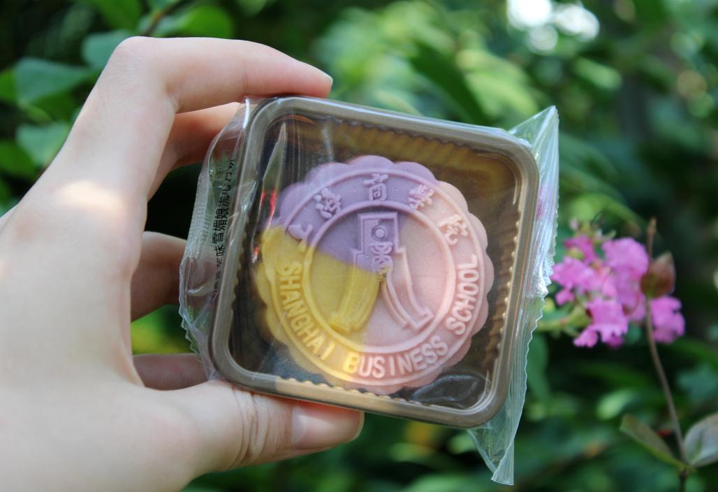 上海高校月饼新鲜出炉,上海哪个大学月饼最好吃
