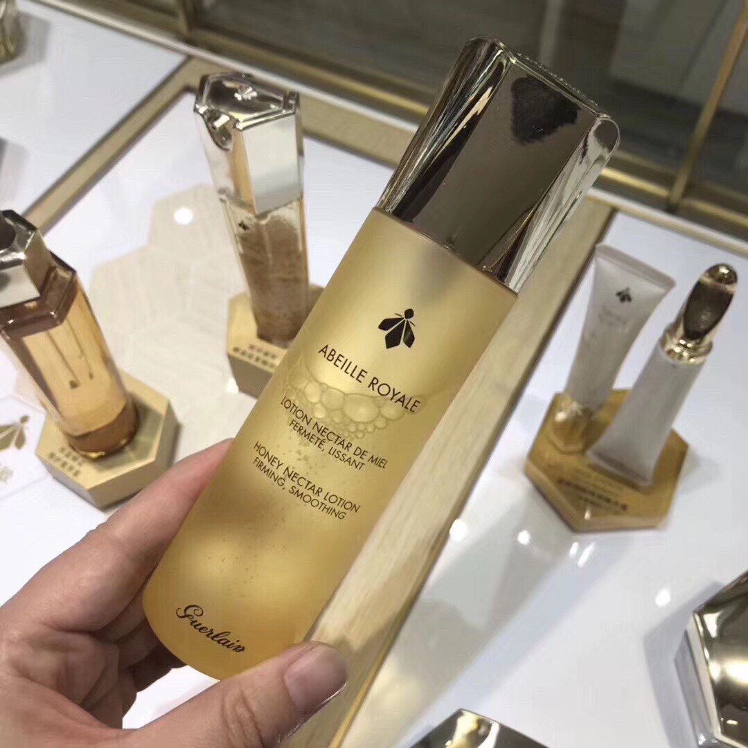 美白补水亮肤爽肤水推荐 (有哪些比较好的美白补水的爽肤水)