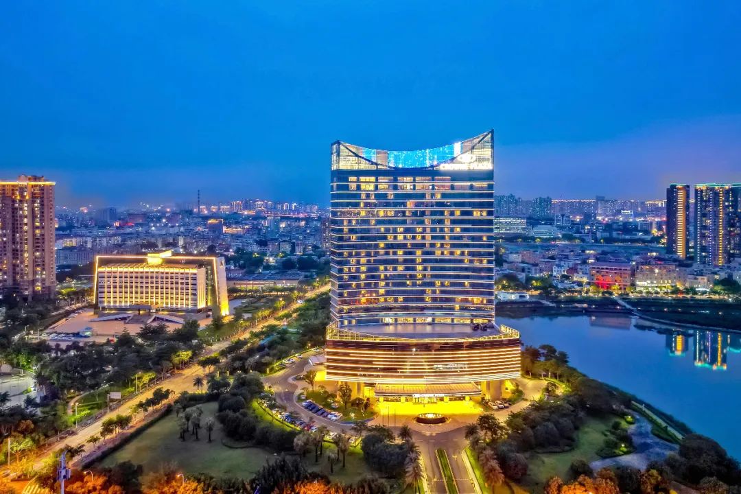 来厦门旅游订不到酒店,去厦门玩住不住鼓浪屿