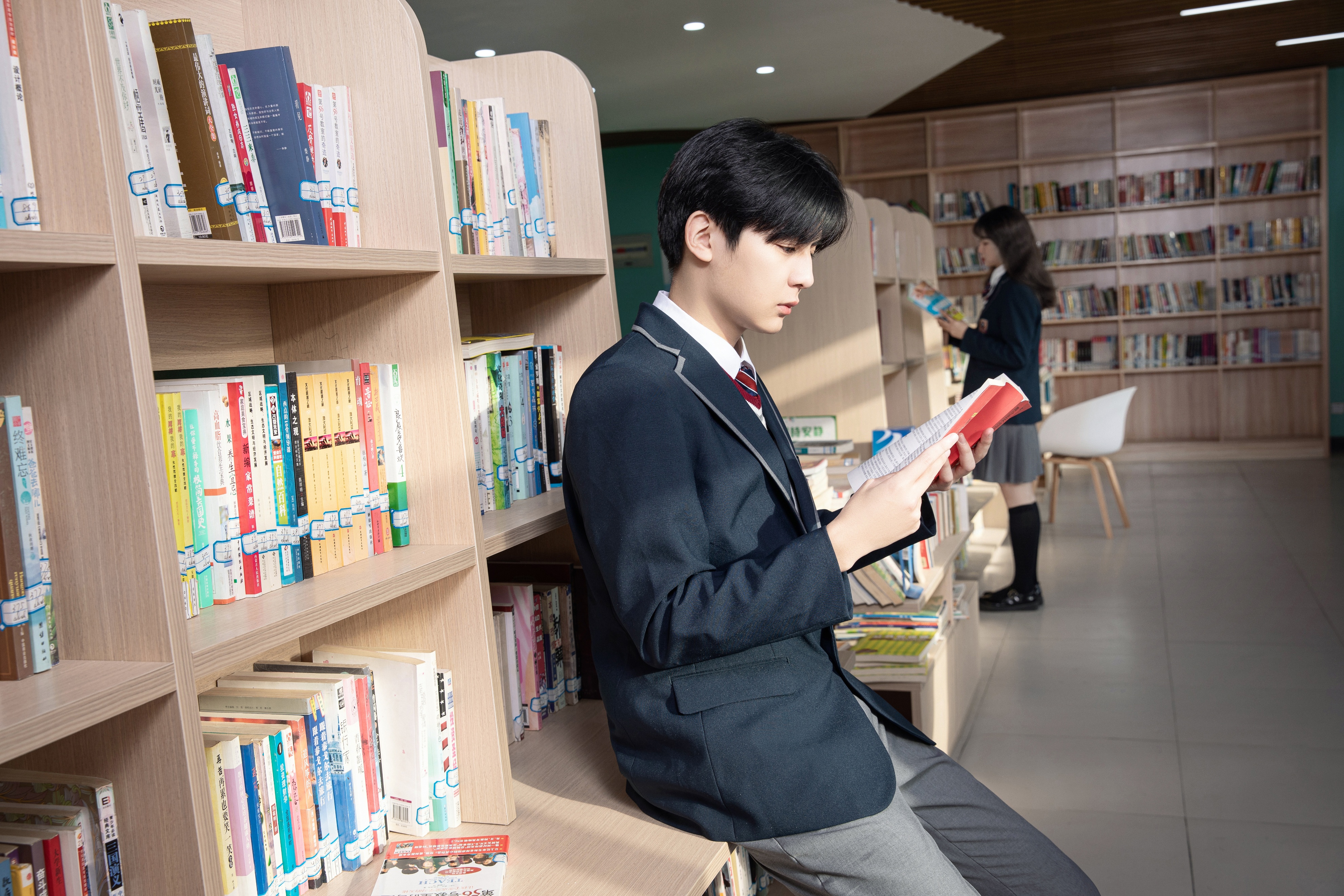 为什么学计算机学费贵,现在学计算机的专业有前途吗