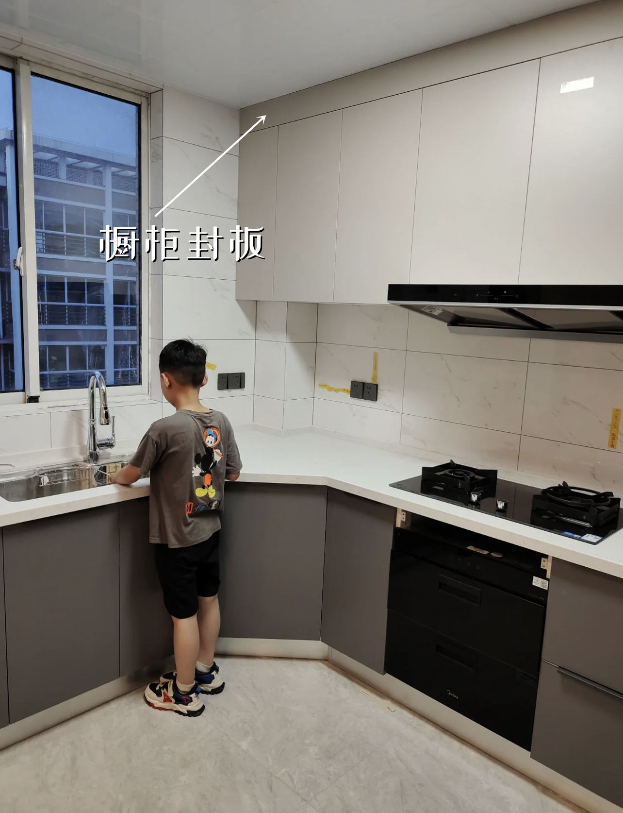 橱柜不做背板怎么处理,橱柜不做下沿注意事项