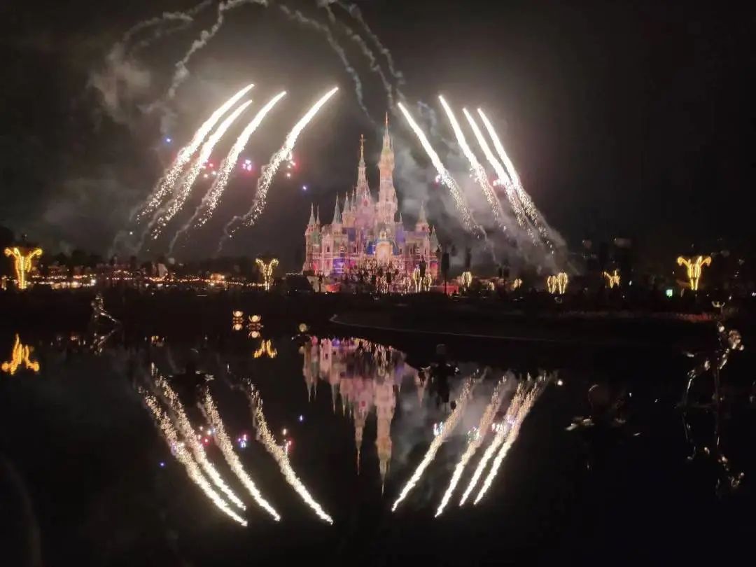 小布摄影团丨魔都夜生活的N种打开方式，快收藏起来→