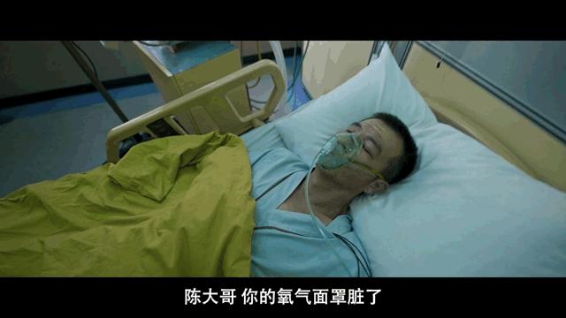 白衣天使无所畏惧负重前行,白衣天使不顾自己的安危