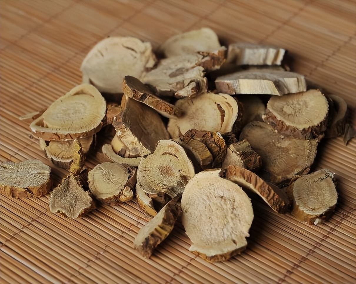 医生提醒少吃三种伤肝,医生建议不要服用这四种药