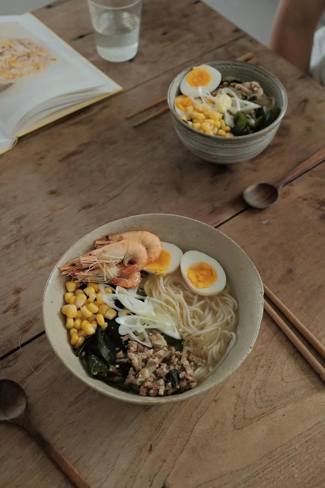 放弃高薪工作，在400m²的“小窝”里，造一所古道具商店