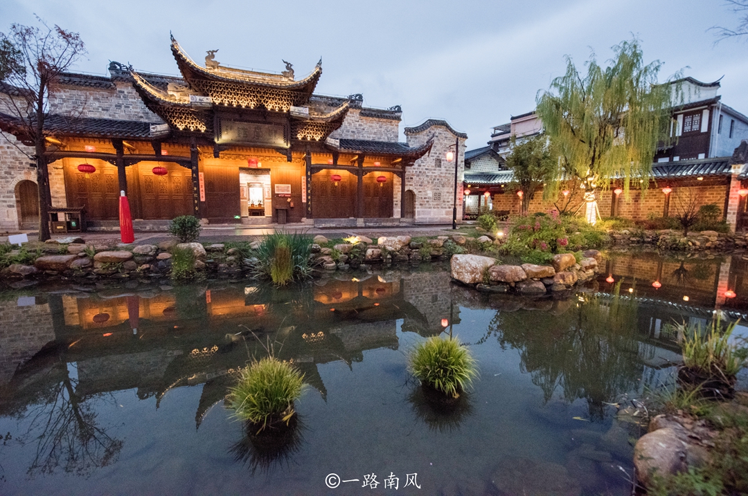 旅行来到福建长汀，发现一个“瑶池仙境”，内有成龙捐献的古建筑