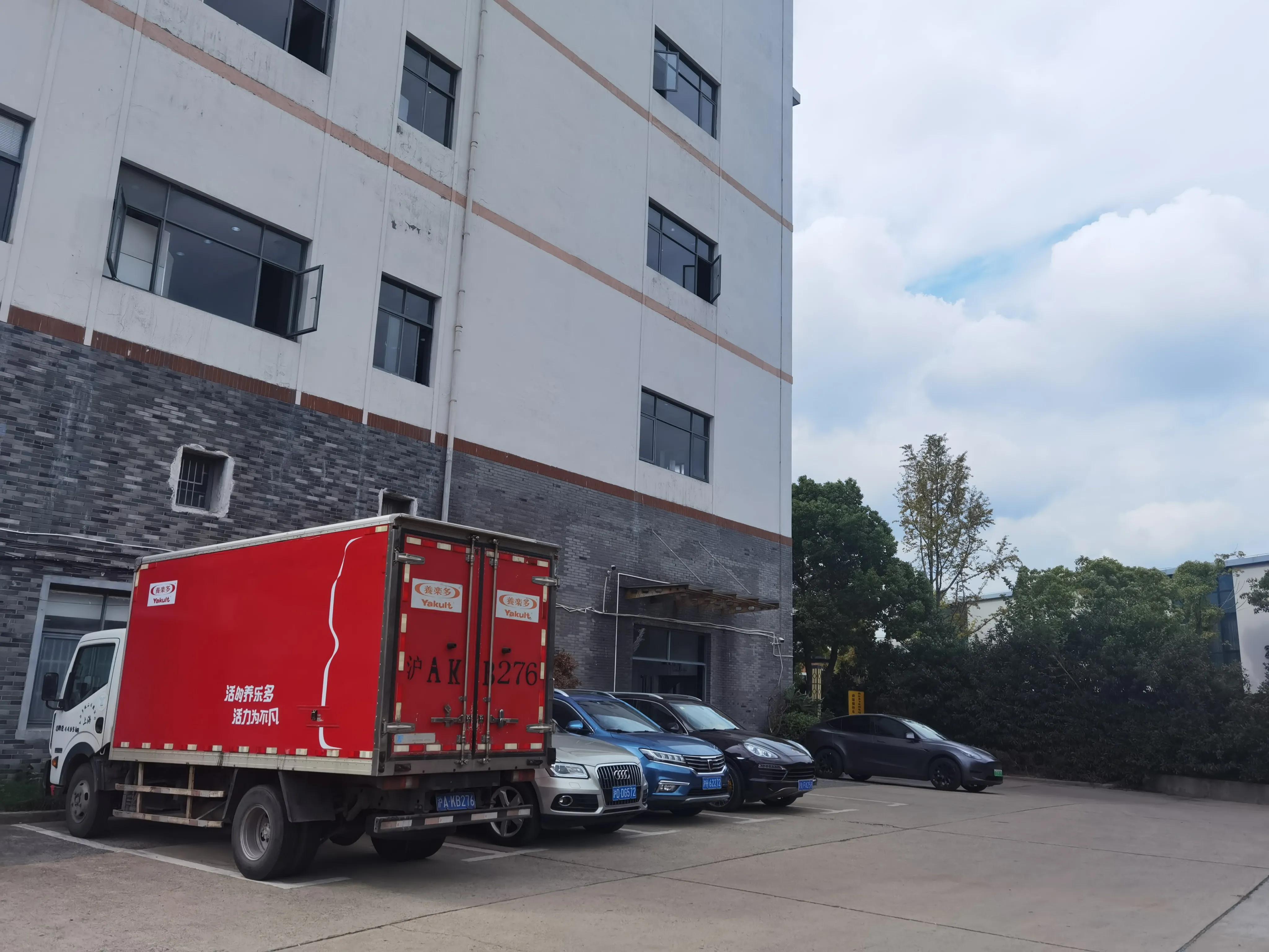 智汇园，巧遇汉服小姐姐，益生菌先驱养乐多，健肠长寿，上海宝山