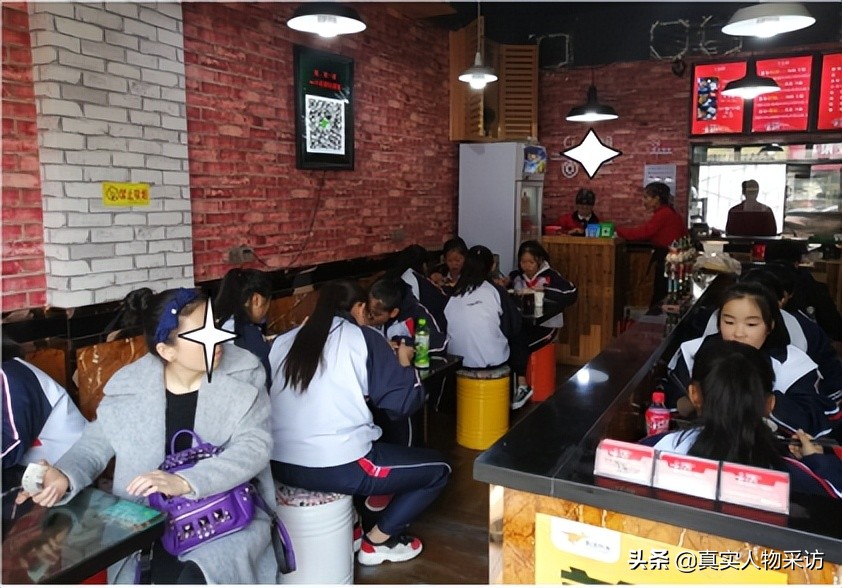 乡镇开一家米粉店能有多少收入,小县城开一个米粉店一个月的收入