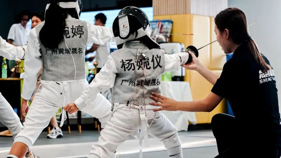 儿童击剑运动员下肢力量训练,少儿运动击剑