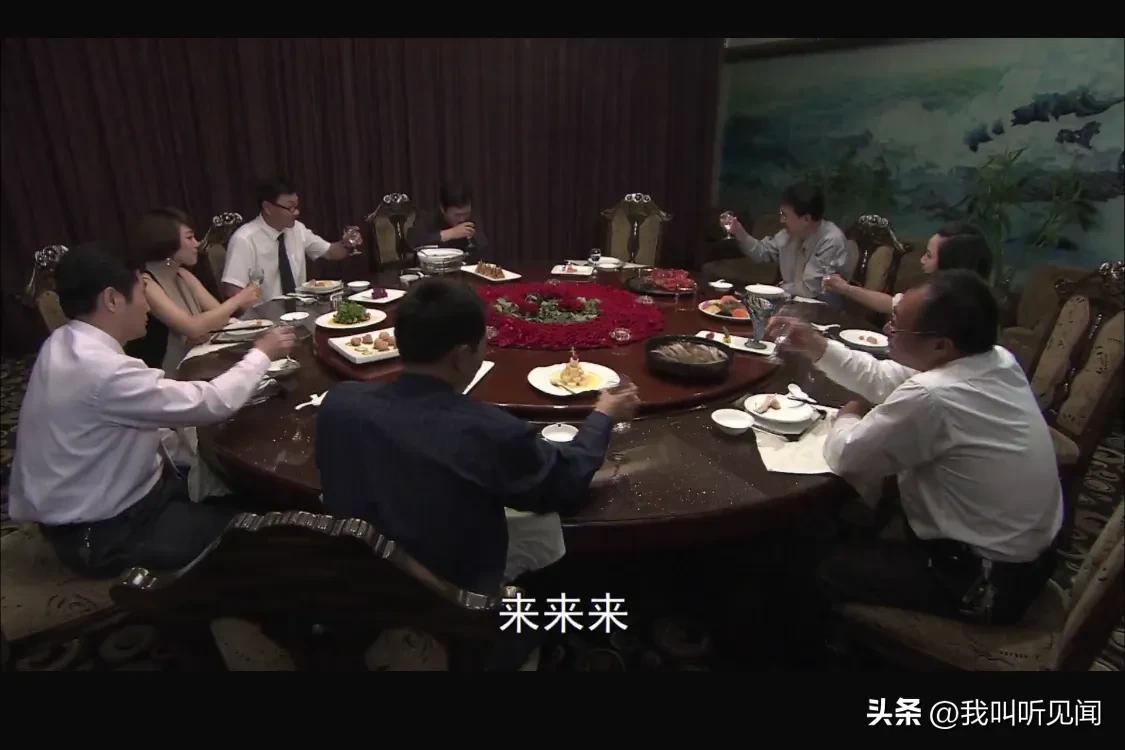 那天下午小王去买豆腐，回家不到5分钟，被警察带走，一走就是8年