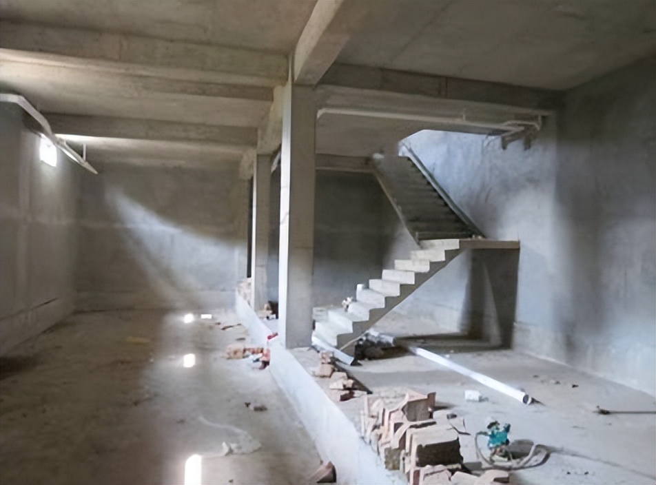 2020年山西：继母虐待12岁女童成植物人，赔偿128万，最后怎么判