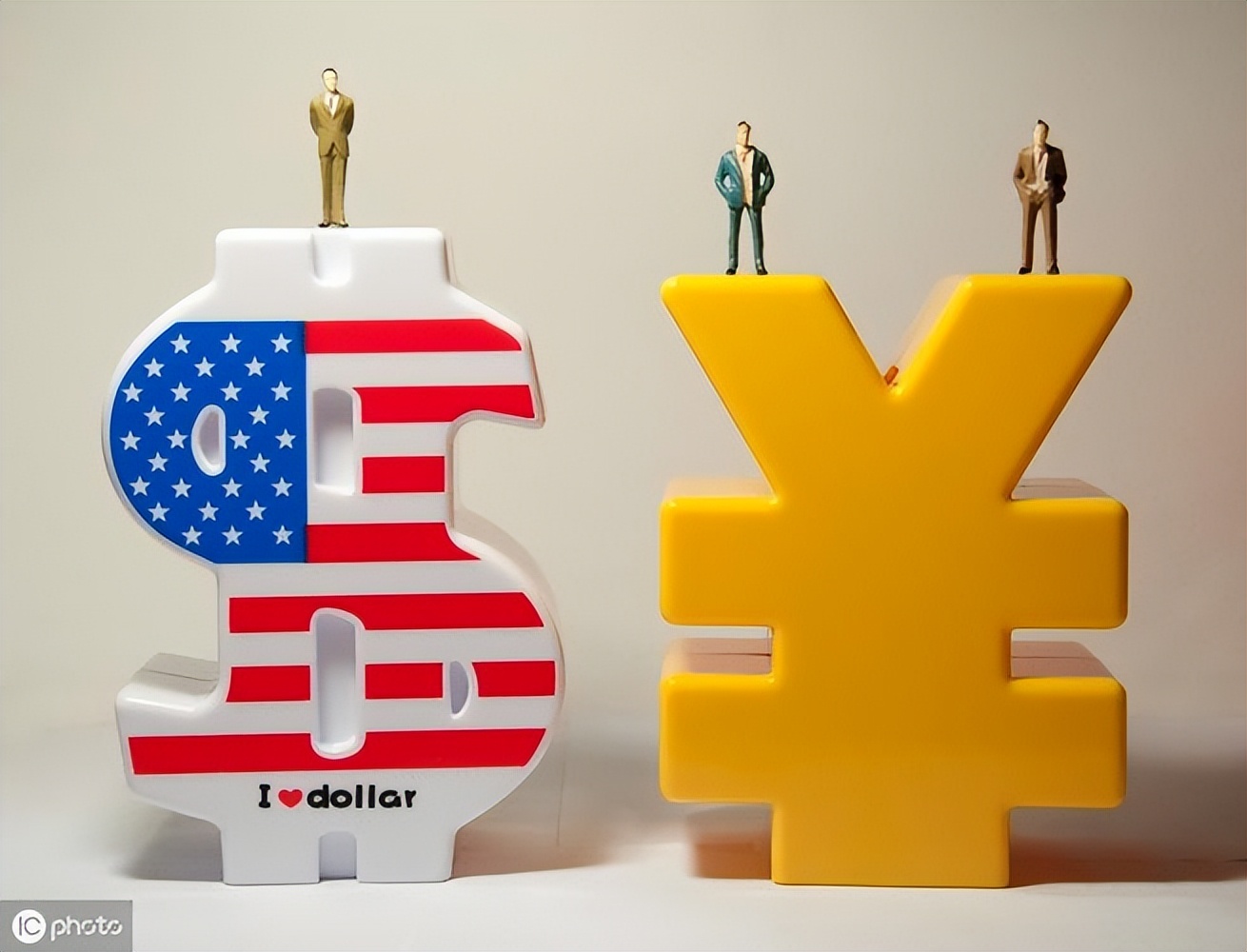 人民币贬值后普通理财逻辑,人民币贬值如何投资保值