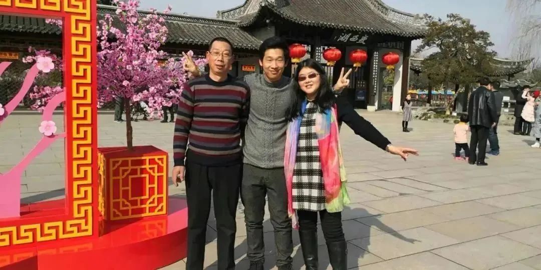 致三十周岁的宝贝儿子李淑华（江苏）《浪子情怀》诗歌集