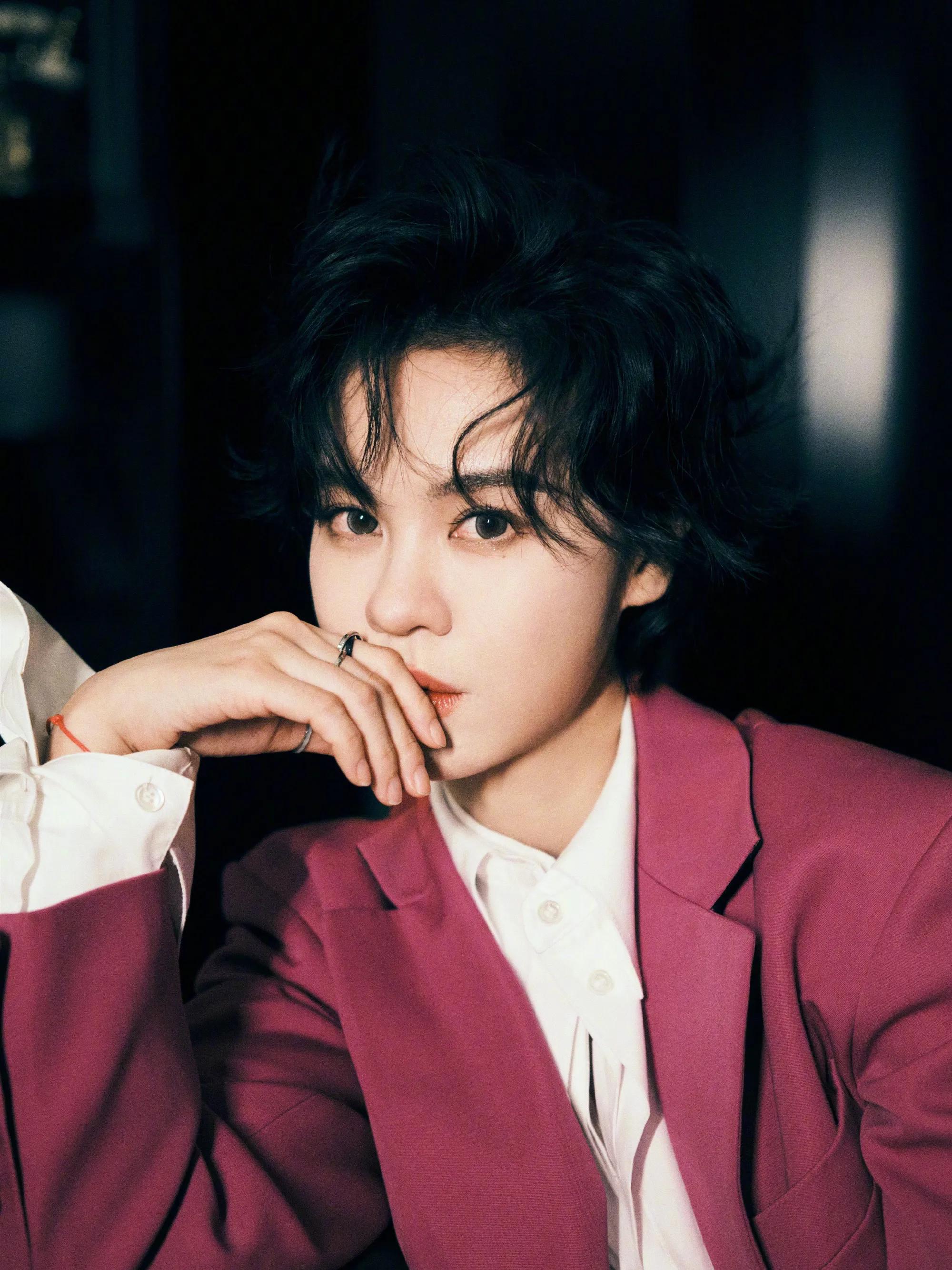 演员演艺圈红不起来上综艺却火了,出道10年的女歌手被力捧却没有火