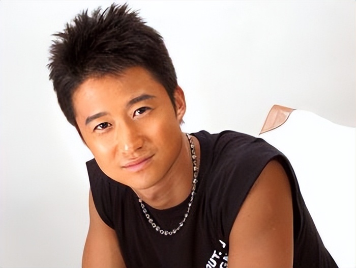 他创造了国内电影票房的最高纪录,6部电影造就他的票房传奇