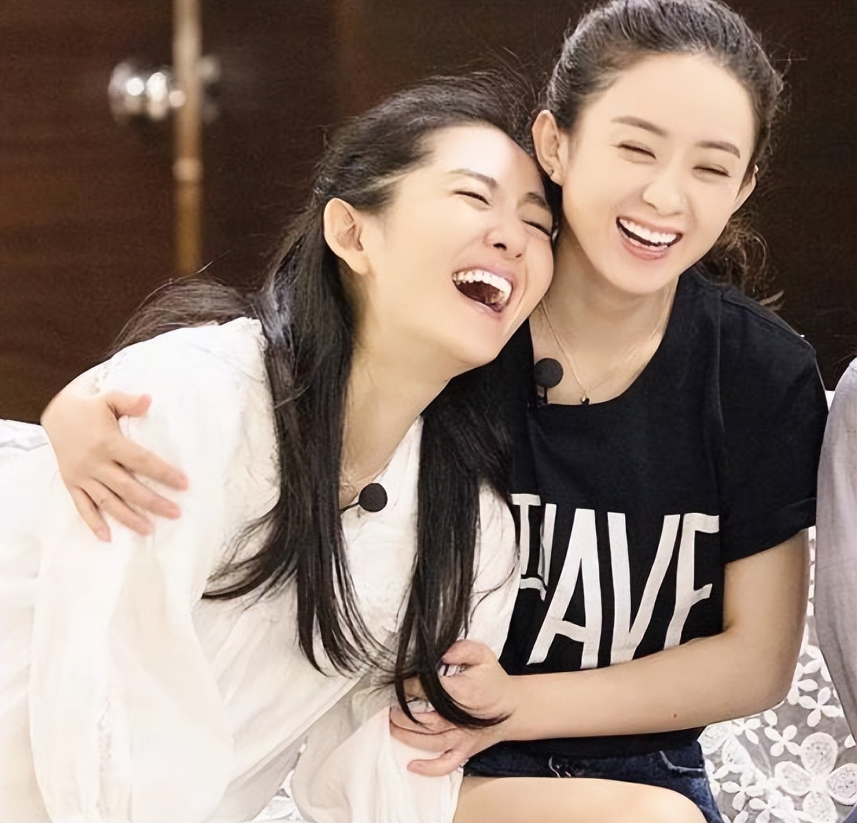 从“好闺蜜”到老死不相往来,再看李小冉和谢娜,究竟谁输谁赢?