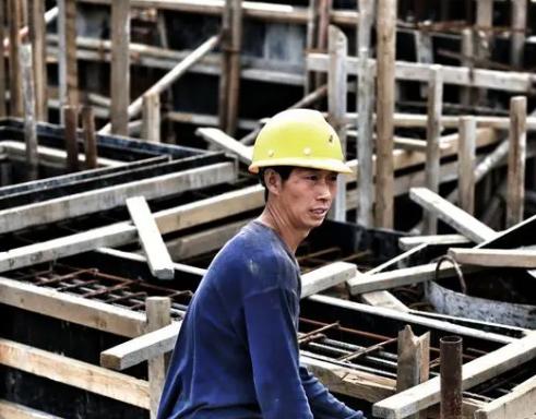 工地上干活的人有多辛苦,在工地上班的辛酸只有自己知道