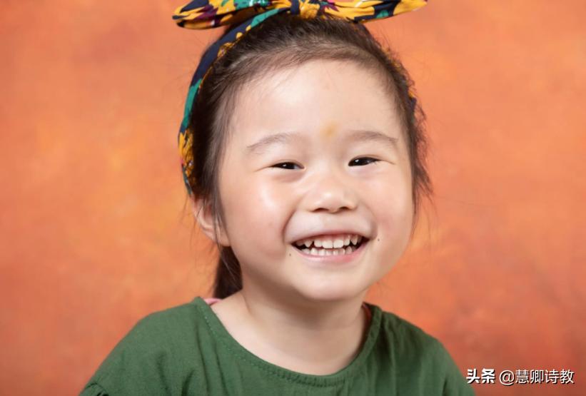 关于身边有特点的人的习作三年级,习作我身边有特点的人300个字以上