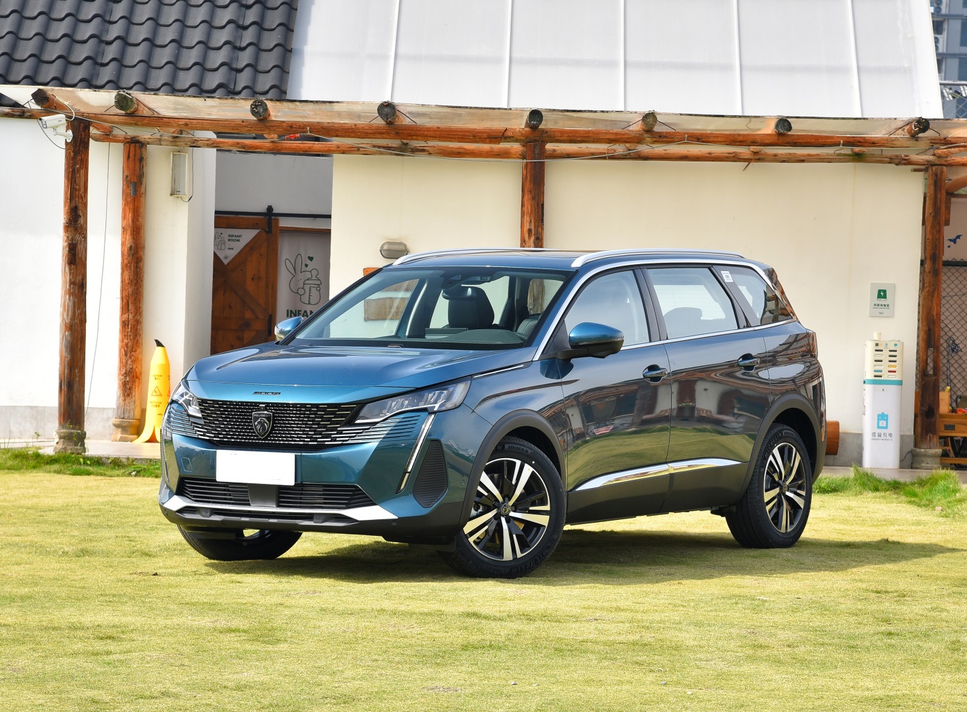 19年标致5008顶配版值得购买吗,解析最近价格猛降10万的标致5008