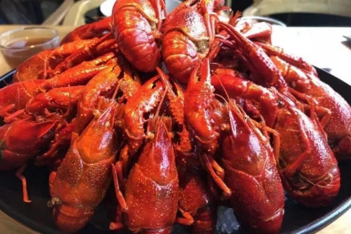 目前最好吃的小龙虾哪里出来,大家觉得小龙虾哪个地方的最正宗
