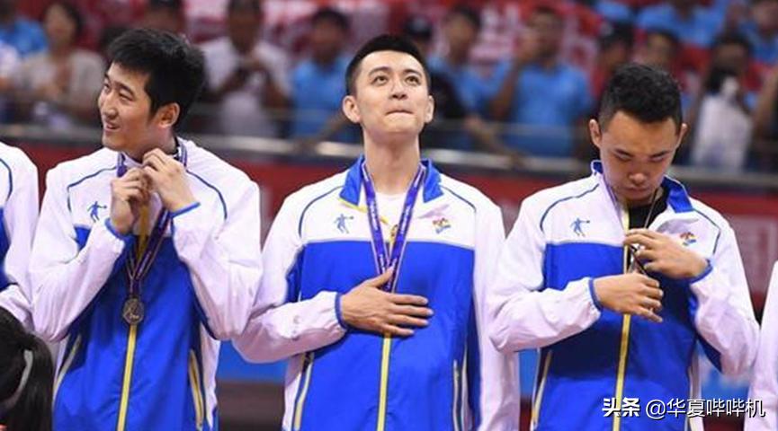 杨鸣什么失误被罚下场,杨鸣为什么不打球了