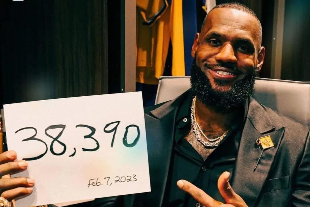 詹姆斯超越贾巴尔纪录视频,詹姆斯超越贾巴尔总得分的照片