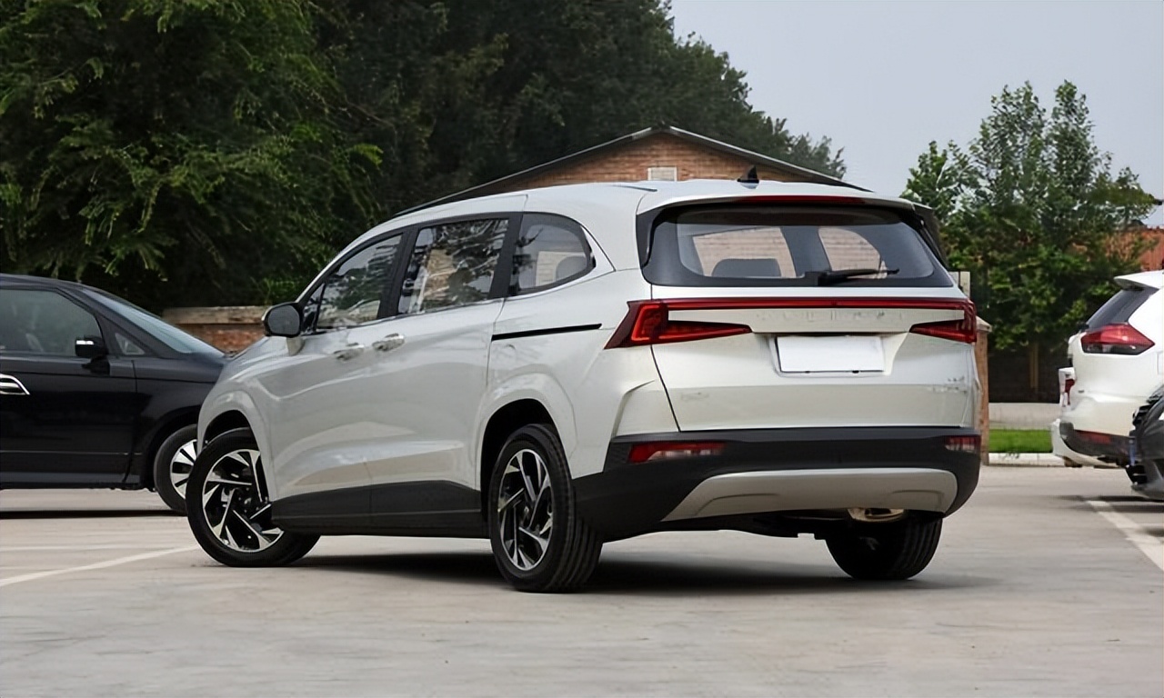 现代库斯途和别克gl8选哪一个,库斯途和gl8哪个零百加速快