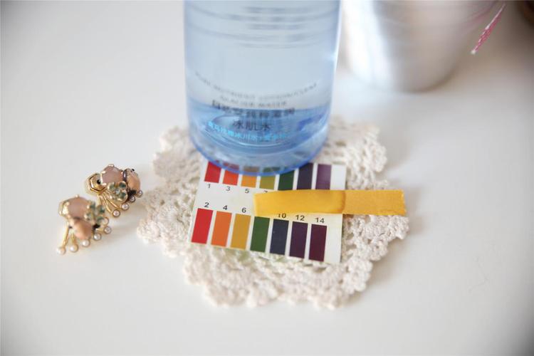 夏天洗完脸擦什么保湿,夏天洗完脸怎么涂防晒