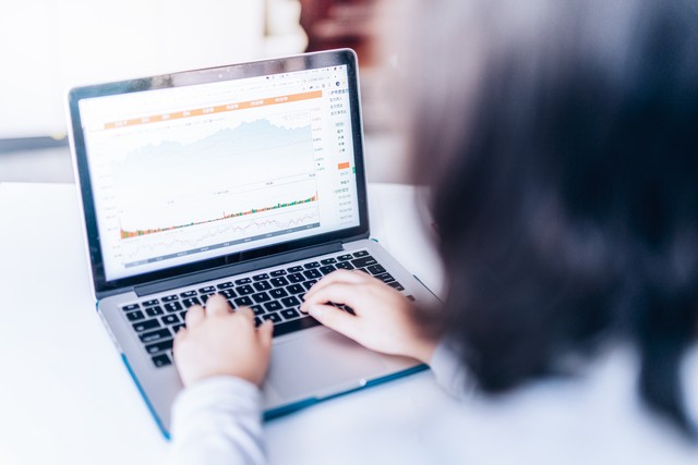 彩票中了100万苦日子终于到头了,彩票如果中了五个亿能拿到多少钱