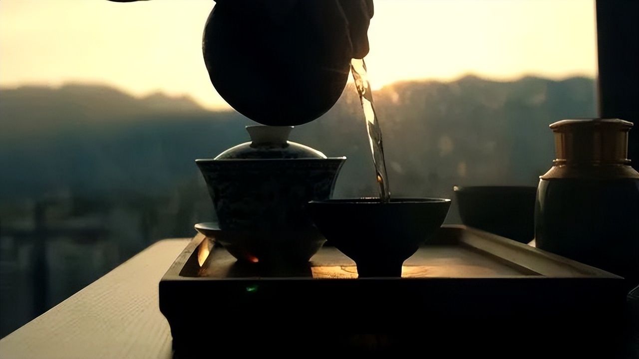 佳莱东方文化|恭敬长辈雍容大度