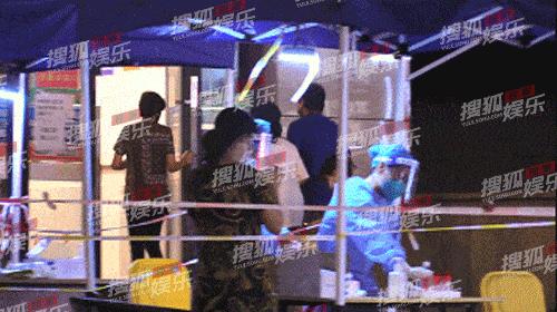 吴奇隆真给刘诗诗股份了吗,刘诗诗与吴奇隆的年龄差距太大