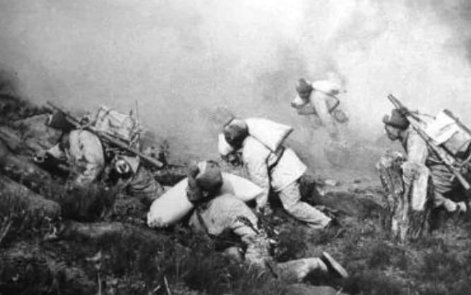 志愿军吃美军留下的菠萝罐头,中国志愿军缴获美军午餐肉罐头