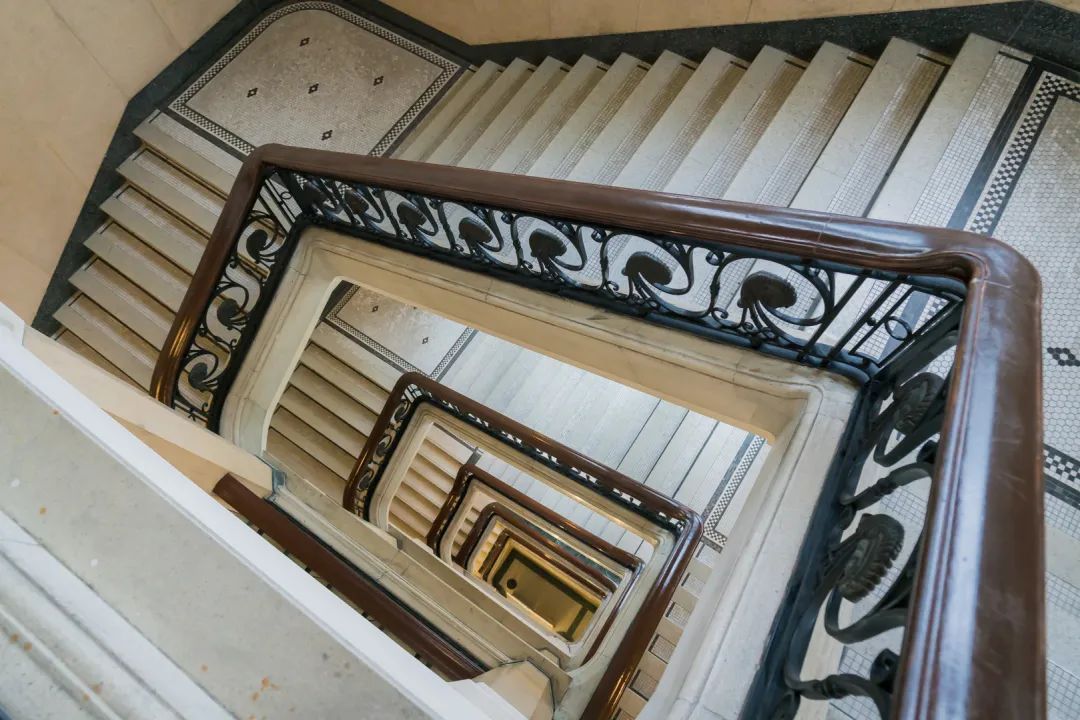 隐藏在历史博物馆旁边的院子,上海历史博物馆顶楼西餐厅