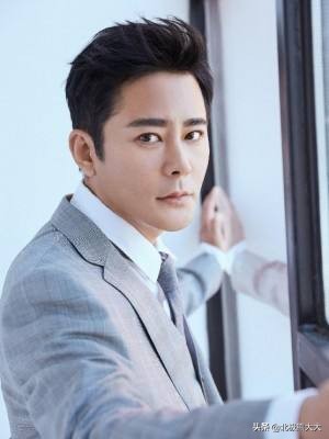 他是长得最帅的公务员，被人忽悠转行当演员，闯圈多年却不温不火