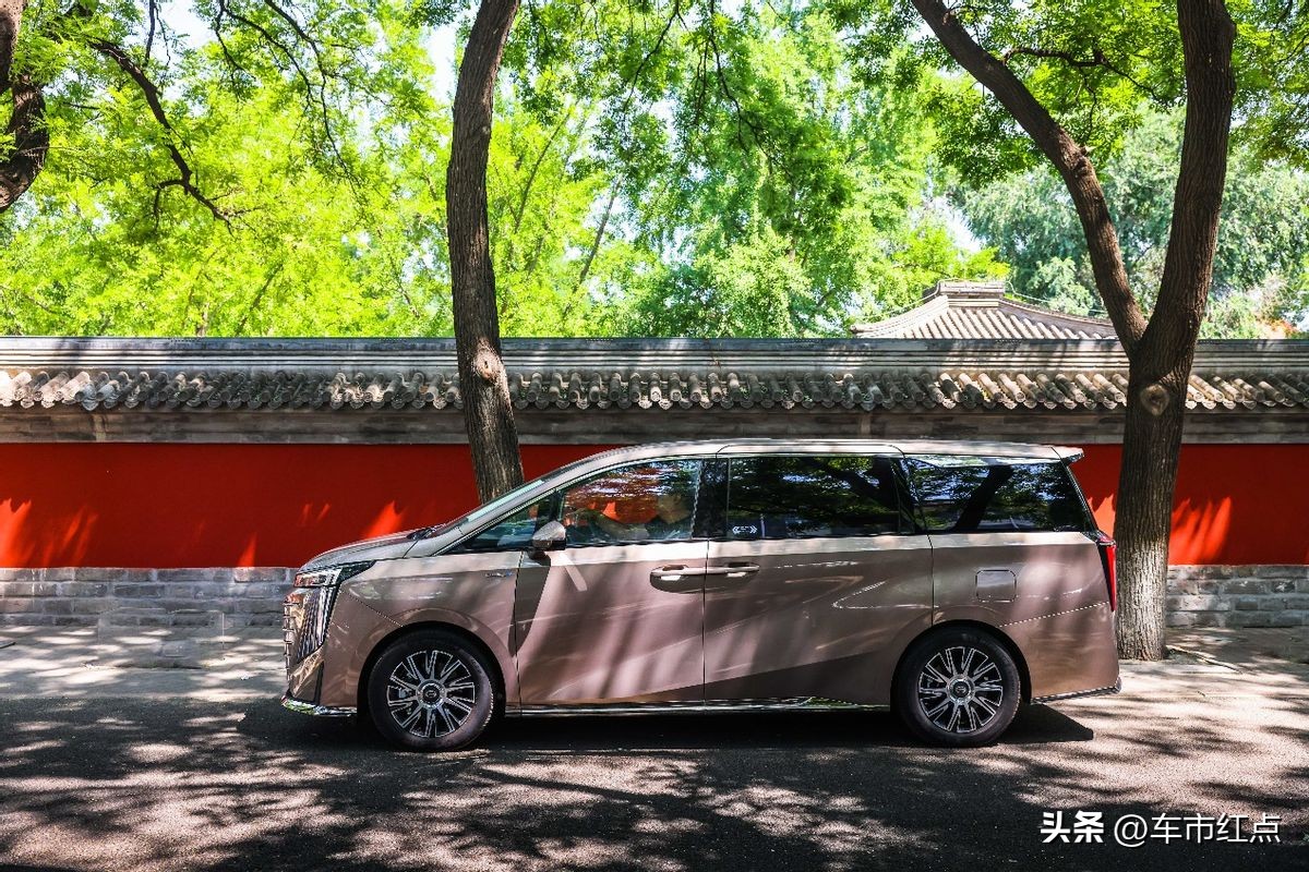 广汽传祺mpve9改装后效果,体验广汽传祺e9新能源mpv