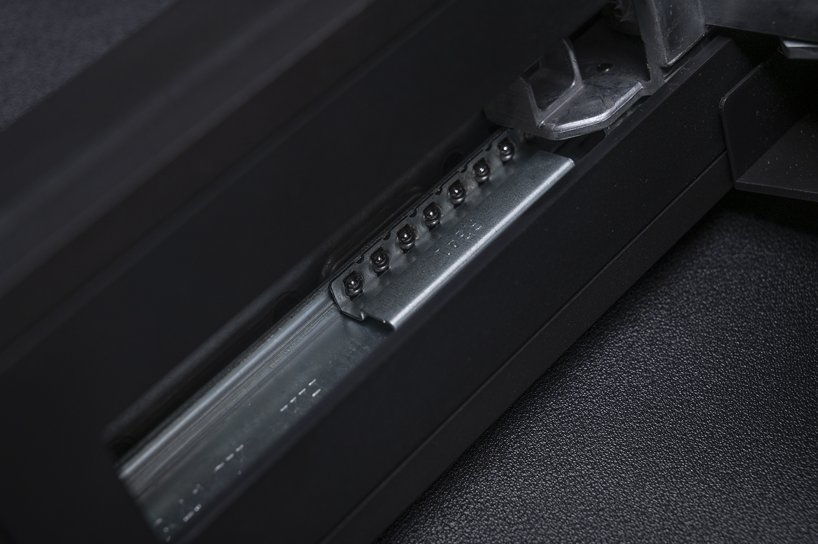 技嘉m27qKVM显示器,技嘉显示器m32u设置