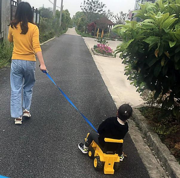 左右滚动的充电宝,有轮子的充电宝