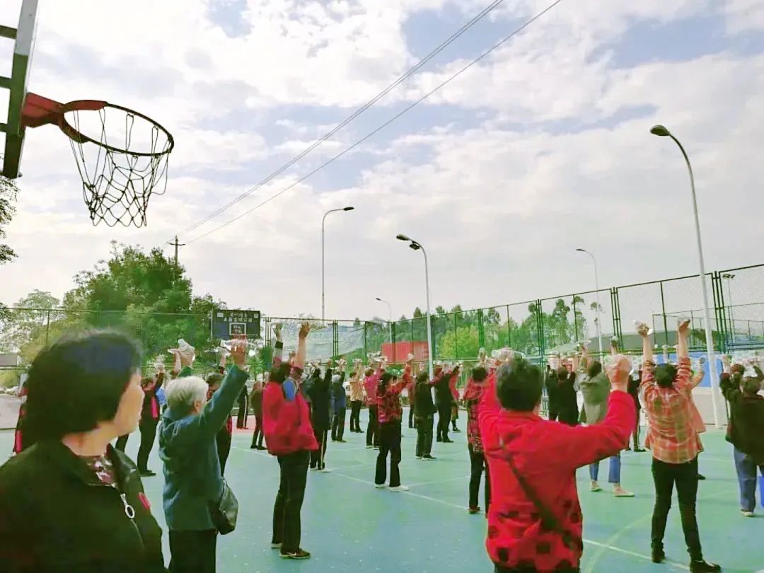 大运会火炬的传递城市,大运会田径比赛家门口