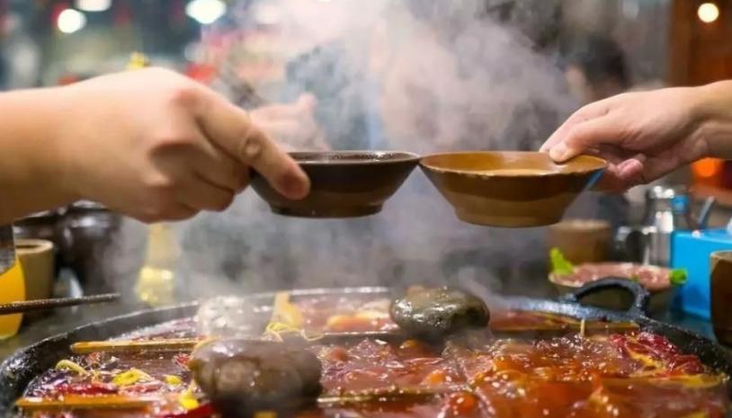 四川饮酒怪象：泸五剑名满天下，但这4款在老百姓中也有口皆碑