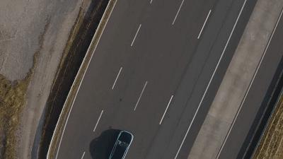 最新太阳能充电汽车,最新能太阳能充电的车