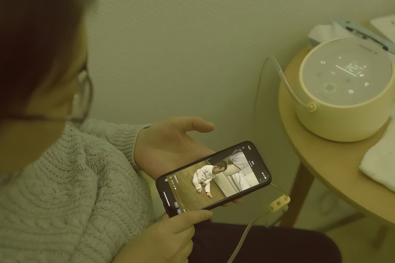 热扎依获奖感言，让职场妈妈狠狠共鸣了