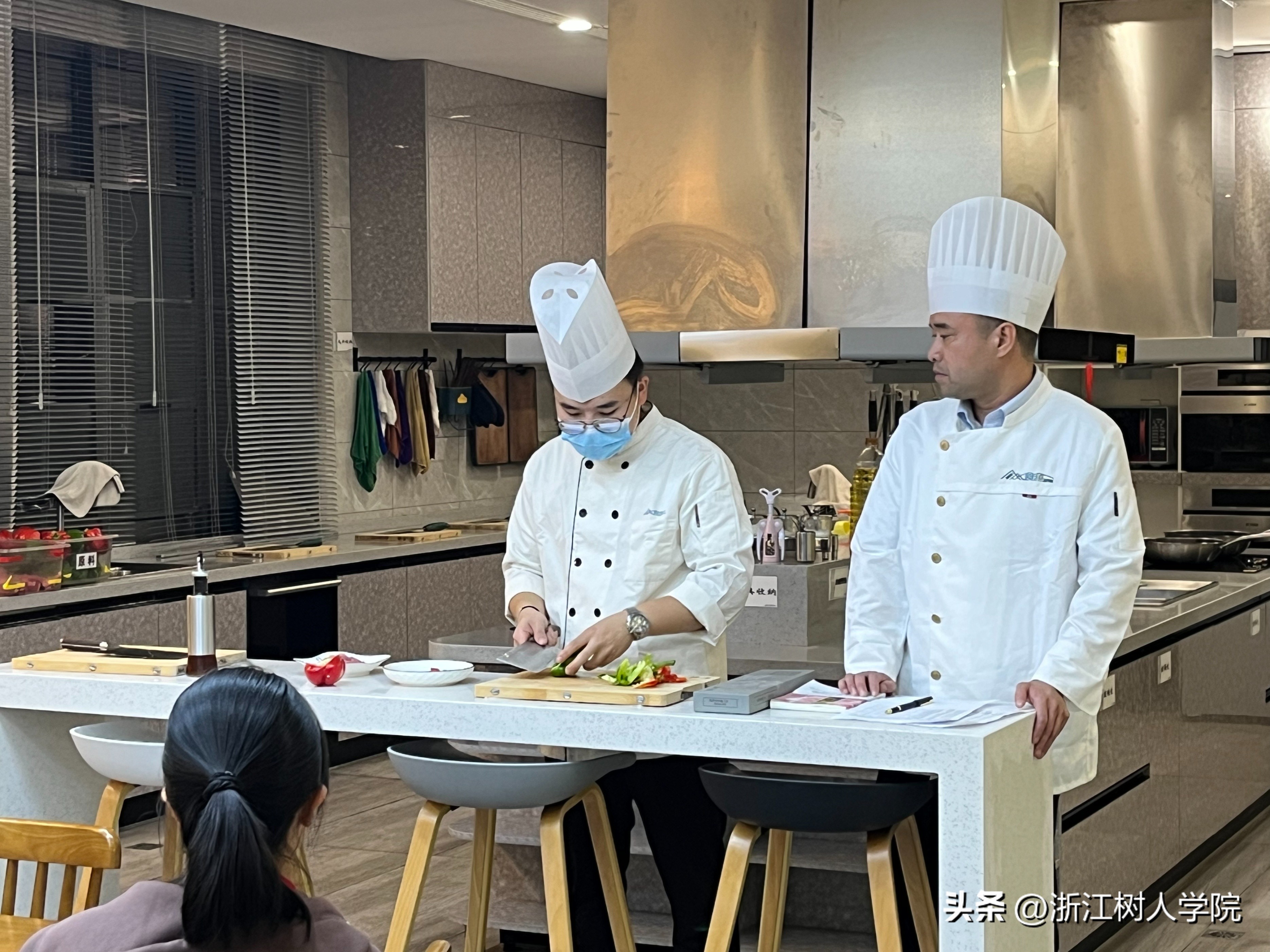 娴欐睙鏍戜汉瀛﹂櫌缇庨,娴欐睙鏍戜汉瀛﹂櫌鍘ㄨ壓浜ゆ祦